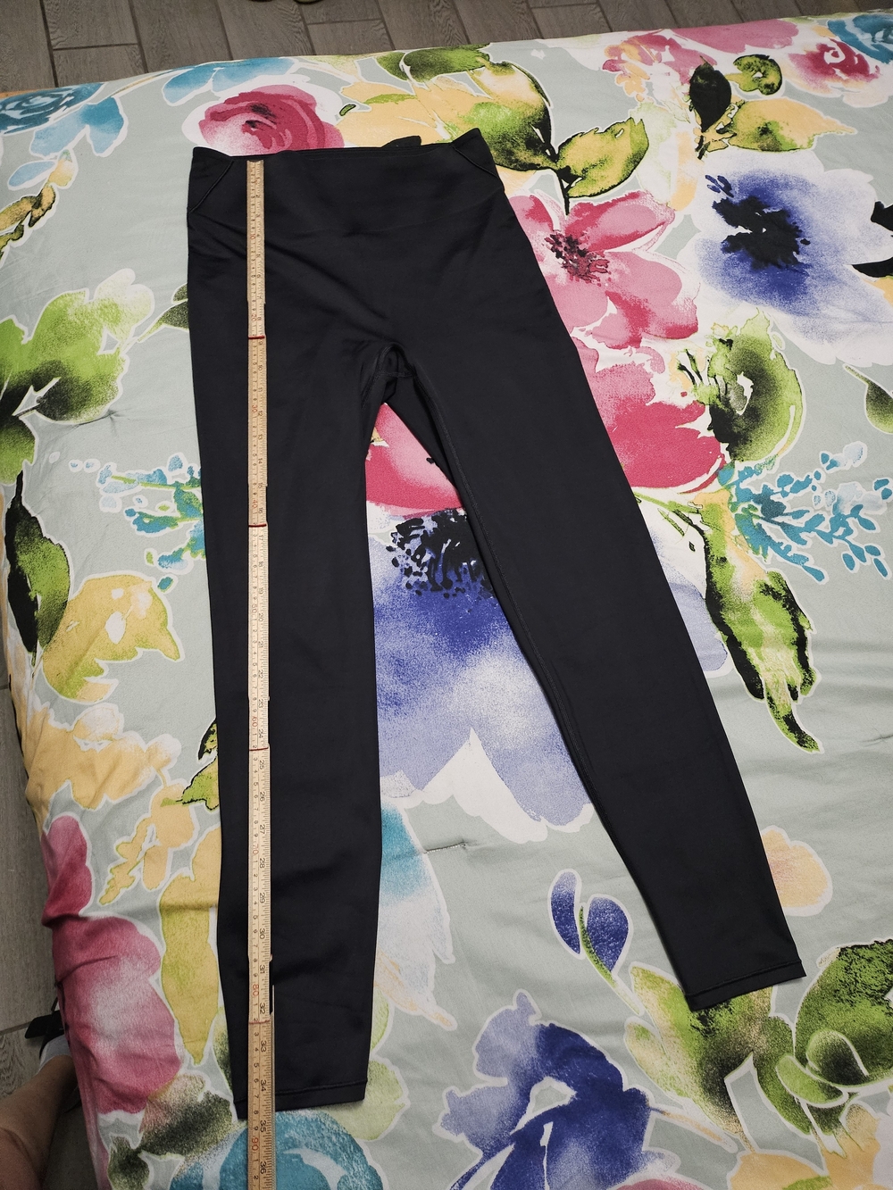 SKIMS Black Logo Detail Leggings - Picture 2 of 11